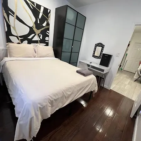 Sexy Trendy 3 Bedrooms Lower East Side Manhattan Apartment