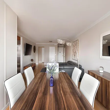 Apartment Luxurious 3 Beds 2 Baths By Park