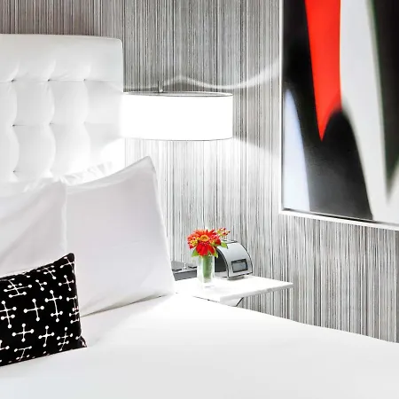 Hotel Moderne 4*