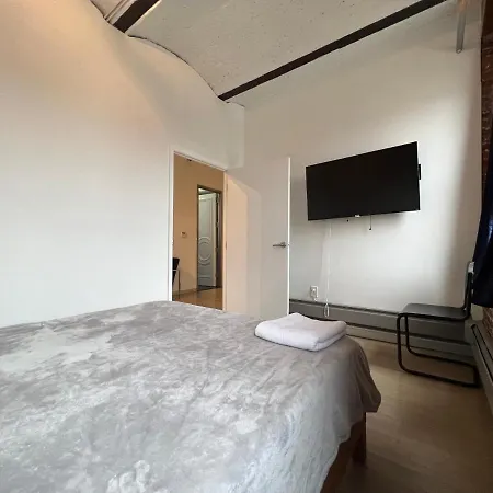 Gramercy Park Penthouse Apartment *