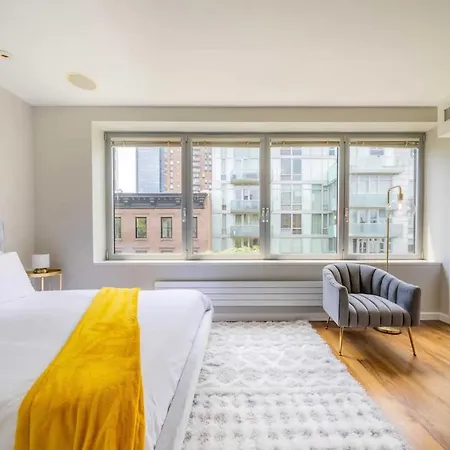 Penthouse Hell's Kitchen Apartment *