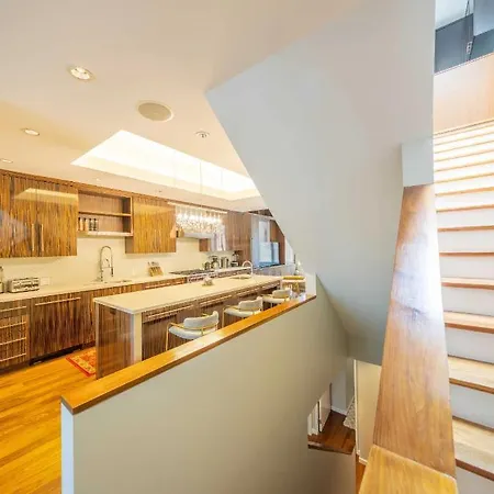Penthouse Hell's Kitchen Apartment *