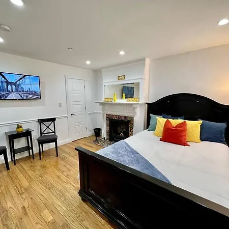 The Caz, A Modern Brooklyn Townhome With Waterfall *