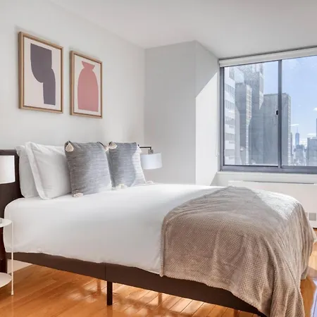 Apartment 2br Nr Times Sq W Indoor Pool Gym Nyc-49 *