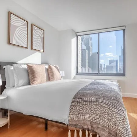 2br Nr Times Sq W Indoor Pool Gym Nyc-49 *