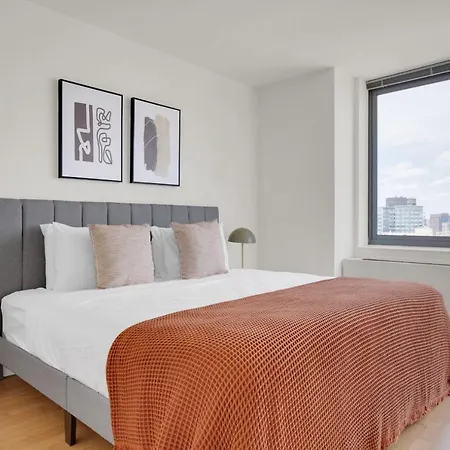 Lic 2br W Wd Elevator Doorman Nr E River Nyc-849 Apartment New York
