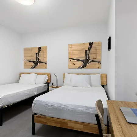 Gramercy Studio Two Beds Apartment *