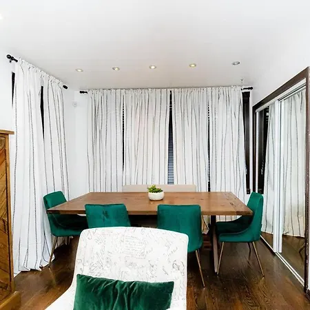 Luxury In The Heart Of Brooklyn Apartment