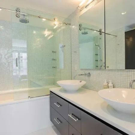 Penthouse Hell's Kitchen Apartment New York