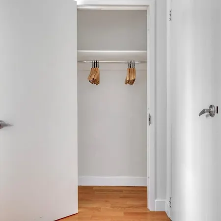 2br Nr Times Sq W Indoor Pool Gym Nyc-49 Apartment New York