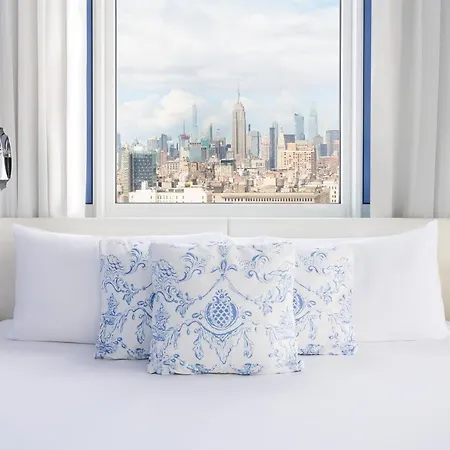 Nomo Soho 4*