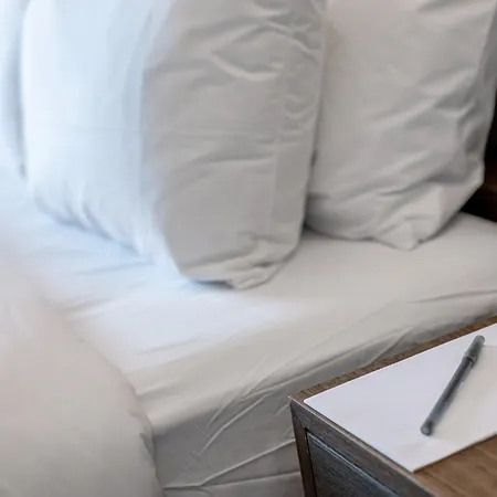 Hotel The Red Hook 3*
