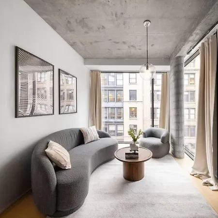 Stunning Penthouse In Chelsea Apartment *