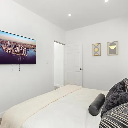 Luxurious 4 Bedroom Townhouse Holiday home