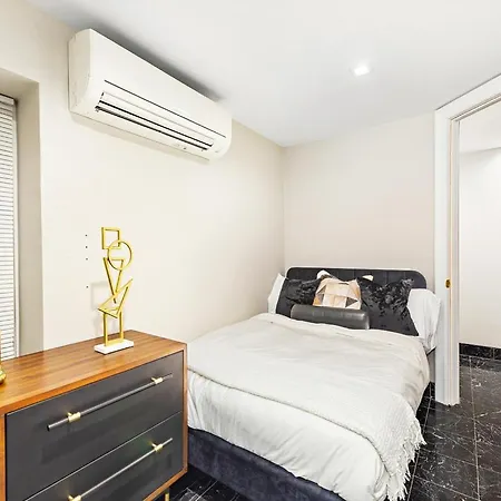 Luxurious 4 Bedroom Townhouse Holiday home