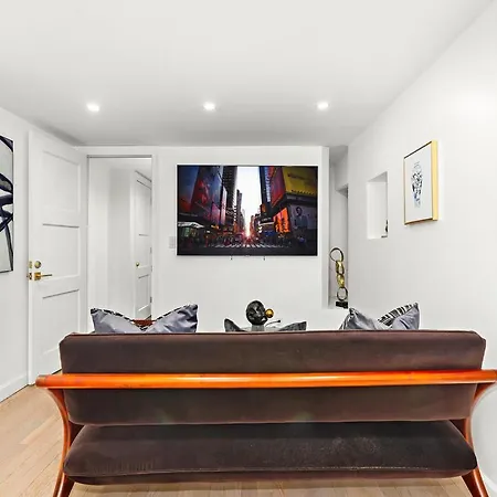 Holiday home Luxurious 4 Bedroom Townhouse New York