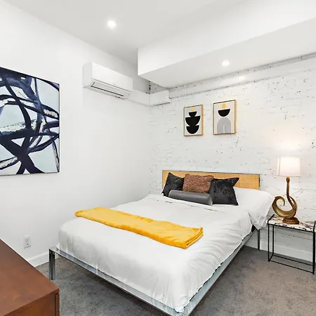 Luxurious 4 Bedroom Townhouse Holiday home *