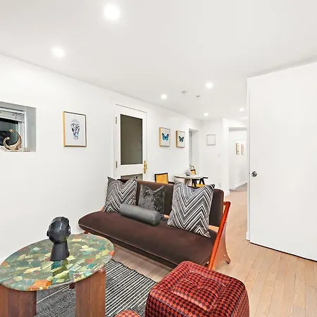 Holiday home Luxurious 4 Bedroom Townhouse New York
