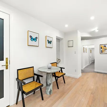 Holiday home Luxurious 4 Bedroom Townhouse New York