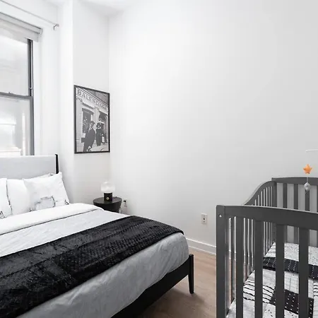 Modern 2br/2ba + Office With Washer/dryer Apartment *