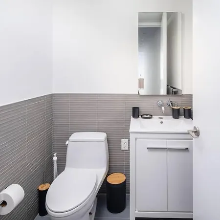 Gorgeous 2 Br/1.5 Ba New York