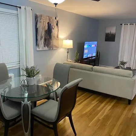 Rockaway 3 Bedroom By The Sea. Holiday home New York