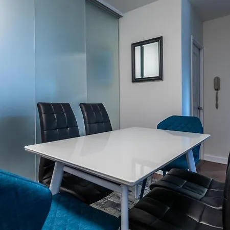Superb 3 Bedroom Apt In Nyc Apartment *