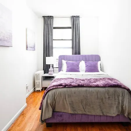 Stunning 3 Bd/1 Ba In Manhattan Apartment *