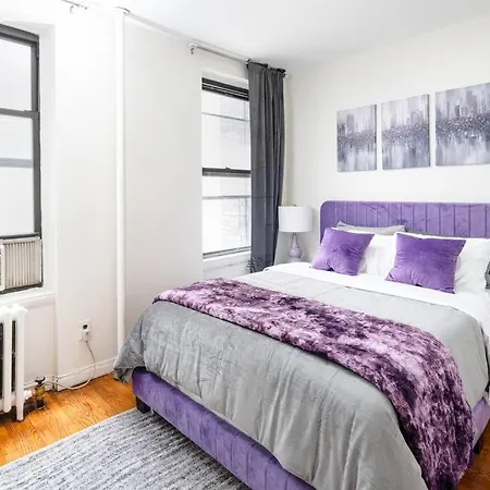 Stunning 3 Bd/1 Ba In Manhattan Apartment *