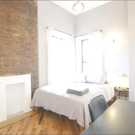 Relaxing In Brooklyn Homestay
