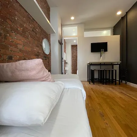 Apartment And The City, Empire State Building *