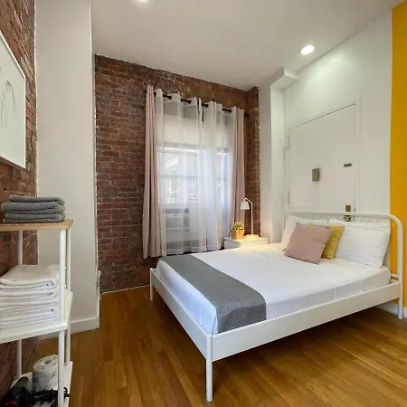 Apartment And The City, Empire State Building