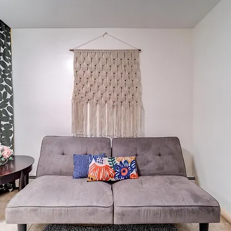 Wonderful Getaway In Canarsie Brooklyn With Parking * New York