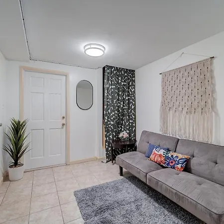 Wonderful Getaway In Canarsie Brooklyn With Parking * New York