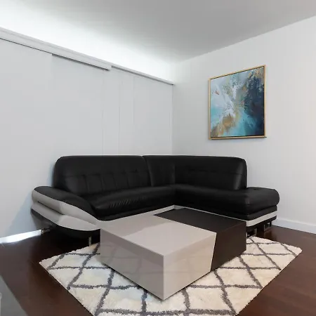 Furnished 3bd 2ba At Murray Hill Apartment *