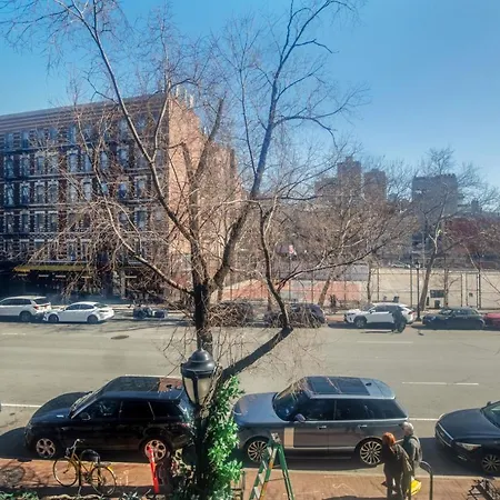Corner 1br In W Village W Doorman Nyc-157 Apartment *