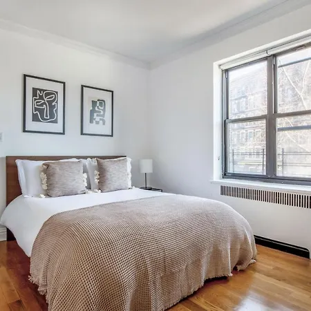 Corner 1br In W Village W Doorman Nyc-157 New York