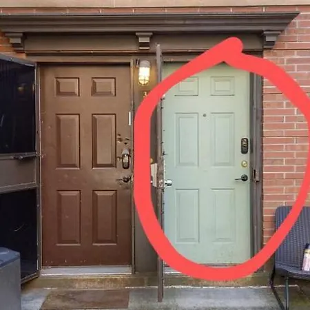 Williamsburg Private With Garden