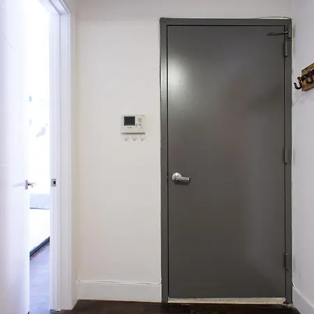 Apartment 39-3-2br Newly Renovated 2br 1bath Hudson Yards Area *