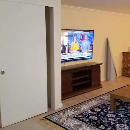 1118-1 Comfortable Qualitycribs Apartment *