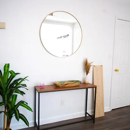 Beautiful 3-bedroom In Brooklyn With Parking *