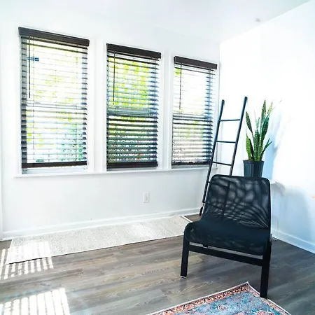 Beautiful 3-bedroom In Brooklyn With Parking