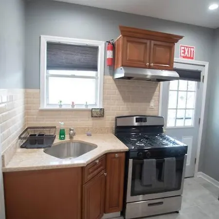 Beautiful 3-bedroom In Brooklyn With Parking * New York