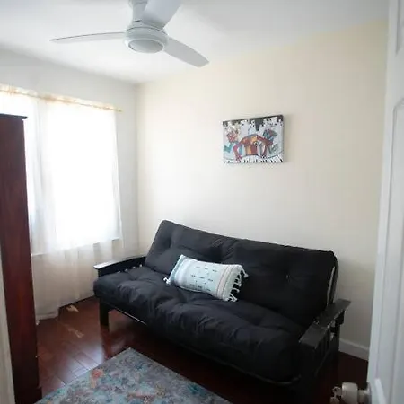 Beautiful 3-bedroom In Brooklyn With Parking New York