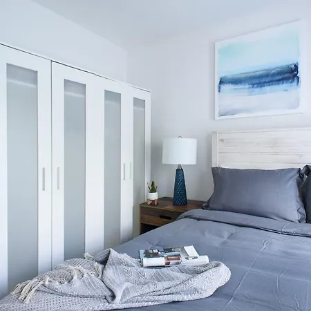 39-3-2br Newly Renovated 2br 1bath Hudson Yards Area * New York