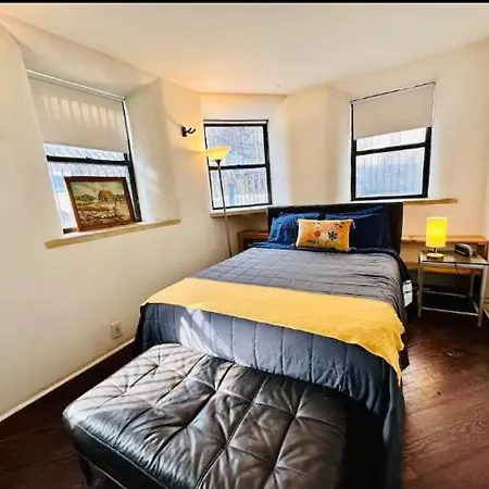 Stylish 2 Bedrooms In Upper Manhattan Apartment