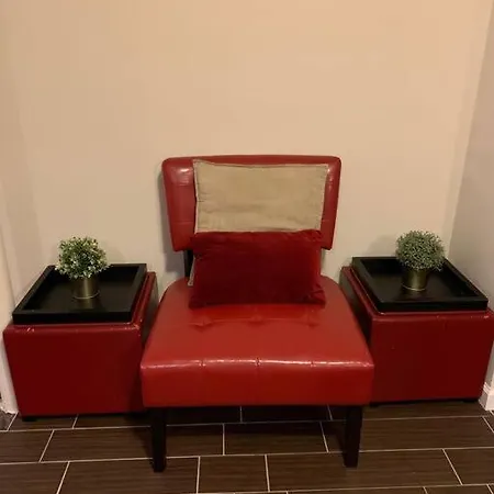 Apartment **spacious Basement W/private Entrance**