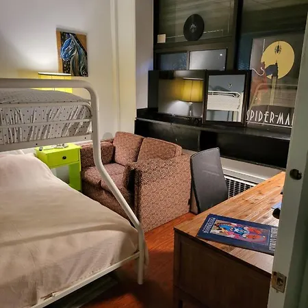 Apartment Super Spacious 7 Bedroom. Great For Group Getaway!