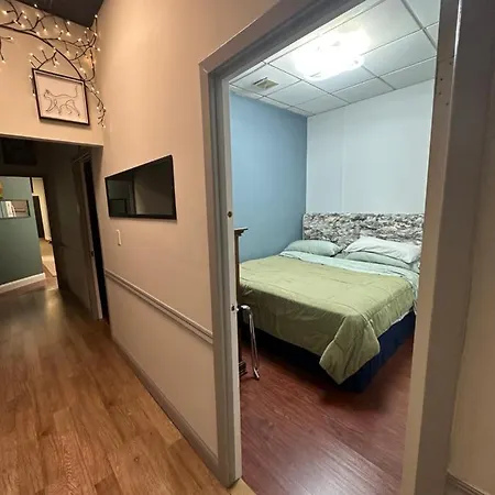 Super Spacious 7 Bedroom. Great For Group Getaway! Apartment New York