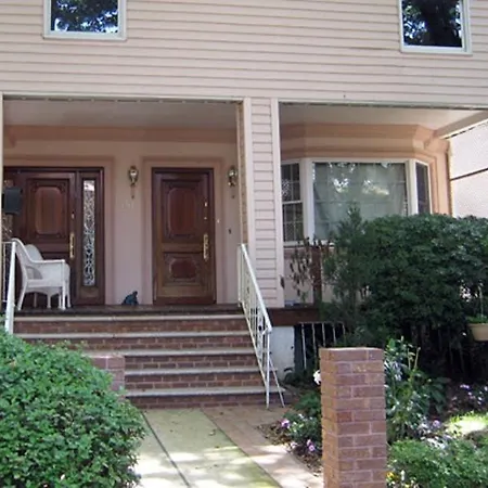 Eve's Place Apartment *